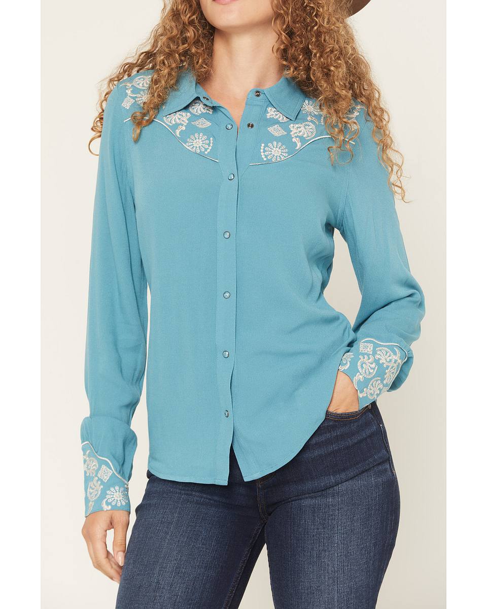 Women's Bluespruce Embroidered Long Sleeve Snap Western Shirt