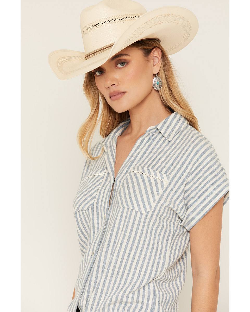 Women's Featherlight Striped Short Sleeve Pearl Snap Woven Western Shirt